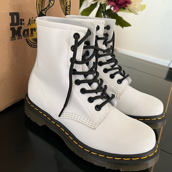 HP⚡️Dr. Martins 1460 White Leather Boot - Picture 2 of 11